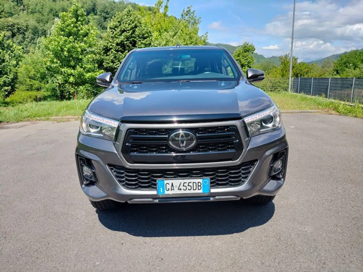 Toyota Hilux 2.4 D-4D A/T 4WD 4 porte Double Cab Executive+ co Grigio - 2