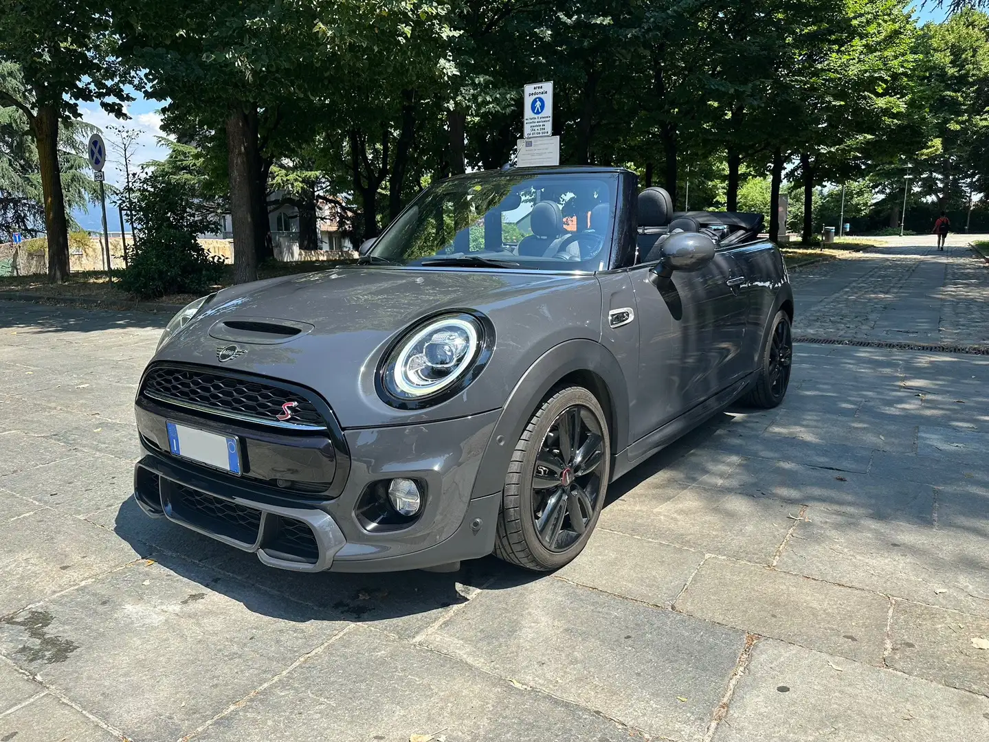 MINI Cooper SD Cabrio Mini Cabrio 2.0 Hype auto John Cooper Works Grijs - 1