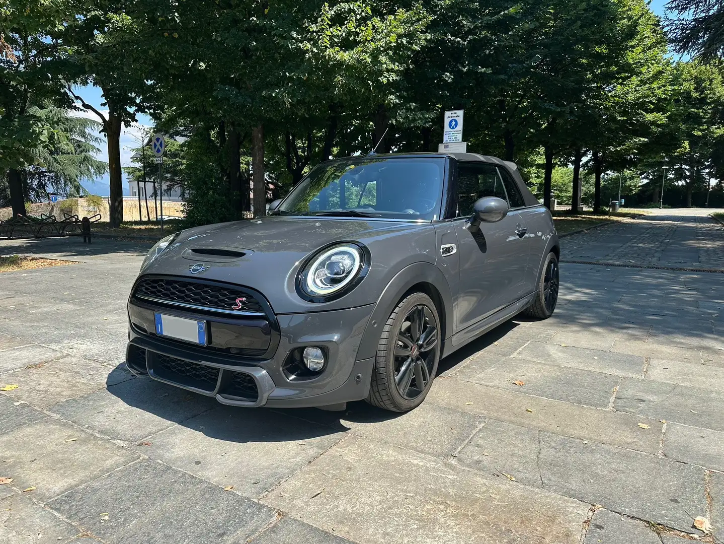 MINI Cooper SD Cabrio Mini Cabrio 2.0 Hype auto John Cooper Works Grijs - 2