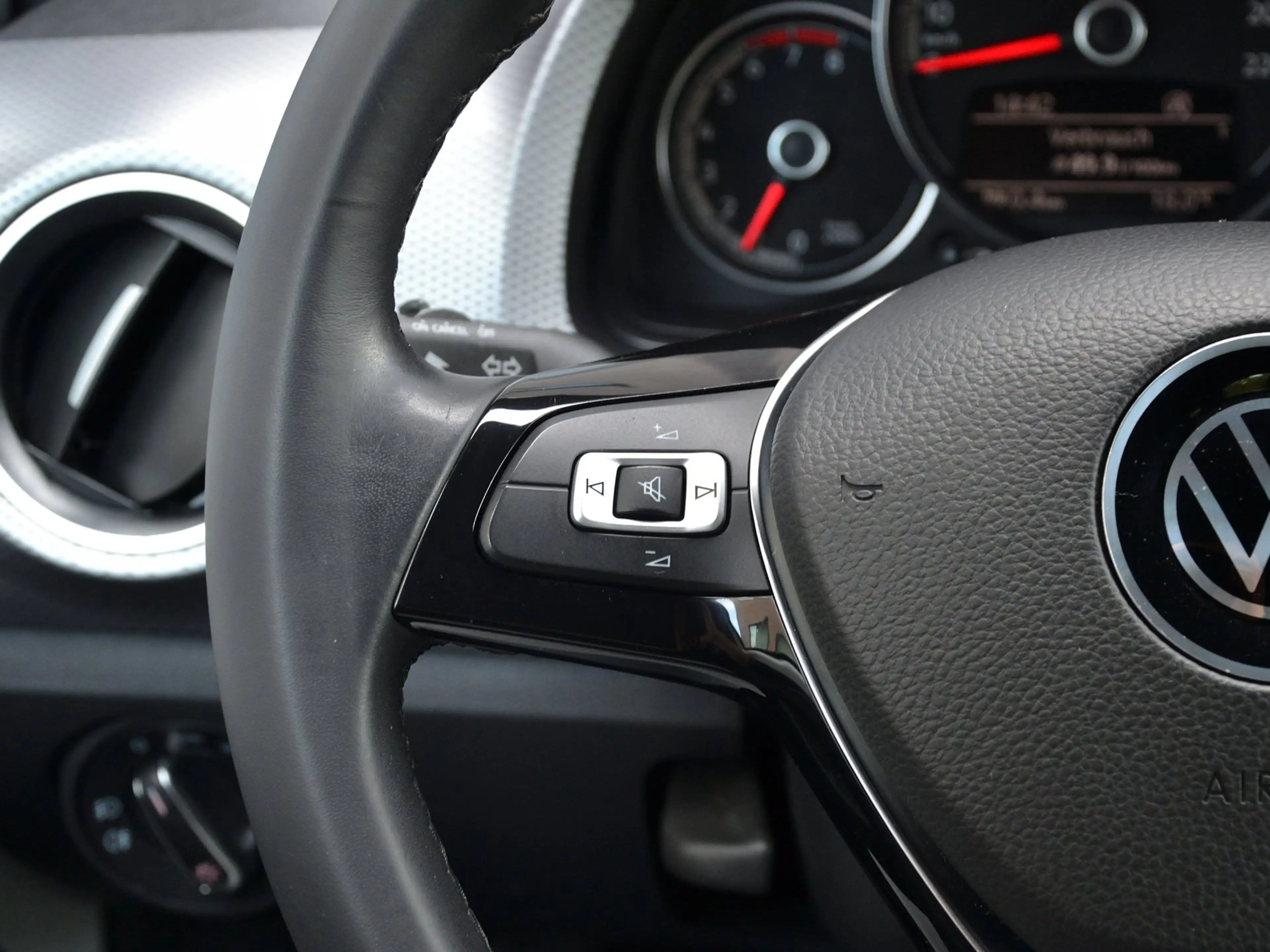 Volkswagen up! 1.0 Move Up! Active | Cruise Control | Stoelverwar — photo 12