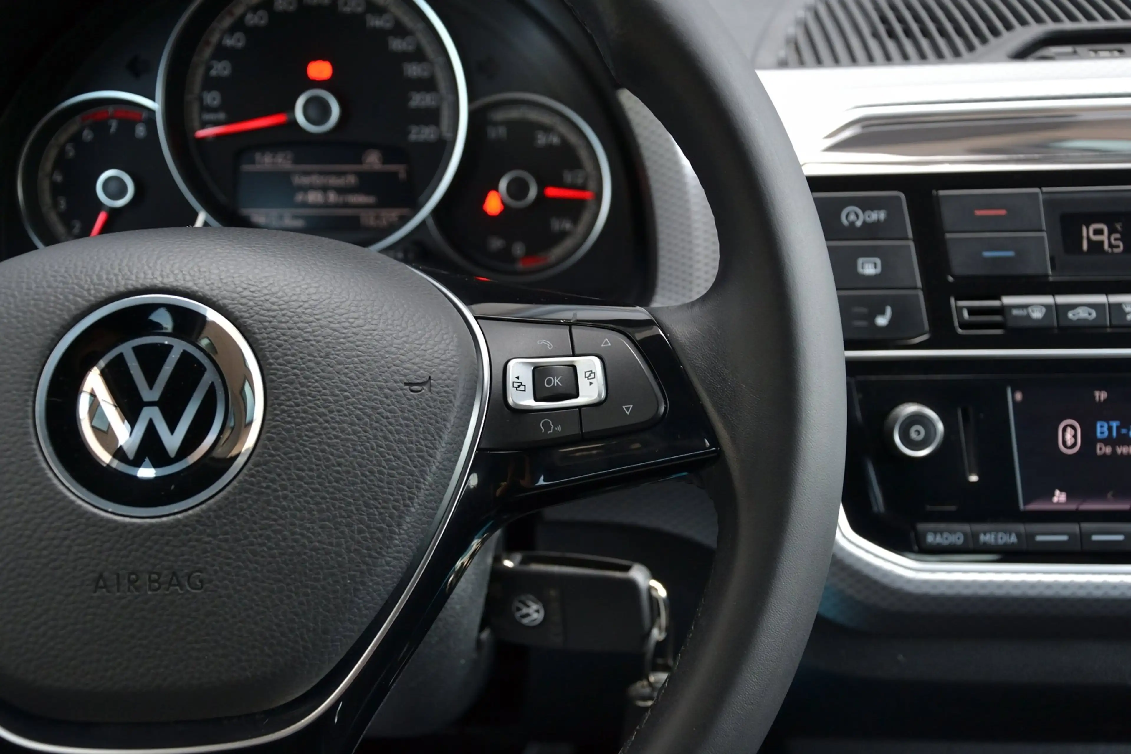 Volkswagen up! 1.0 Move Up! Active | Cruise Control | Stoelverwar — photo 13