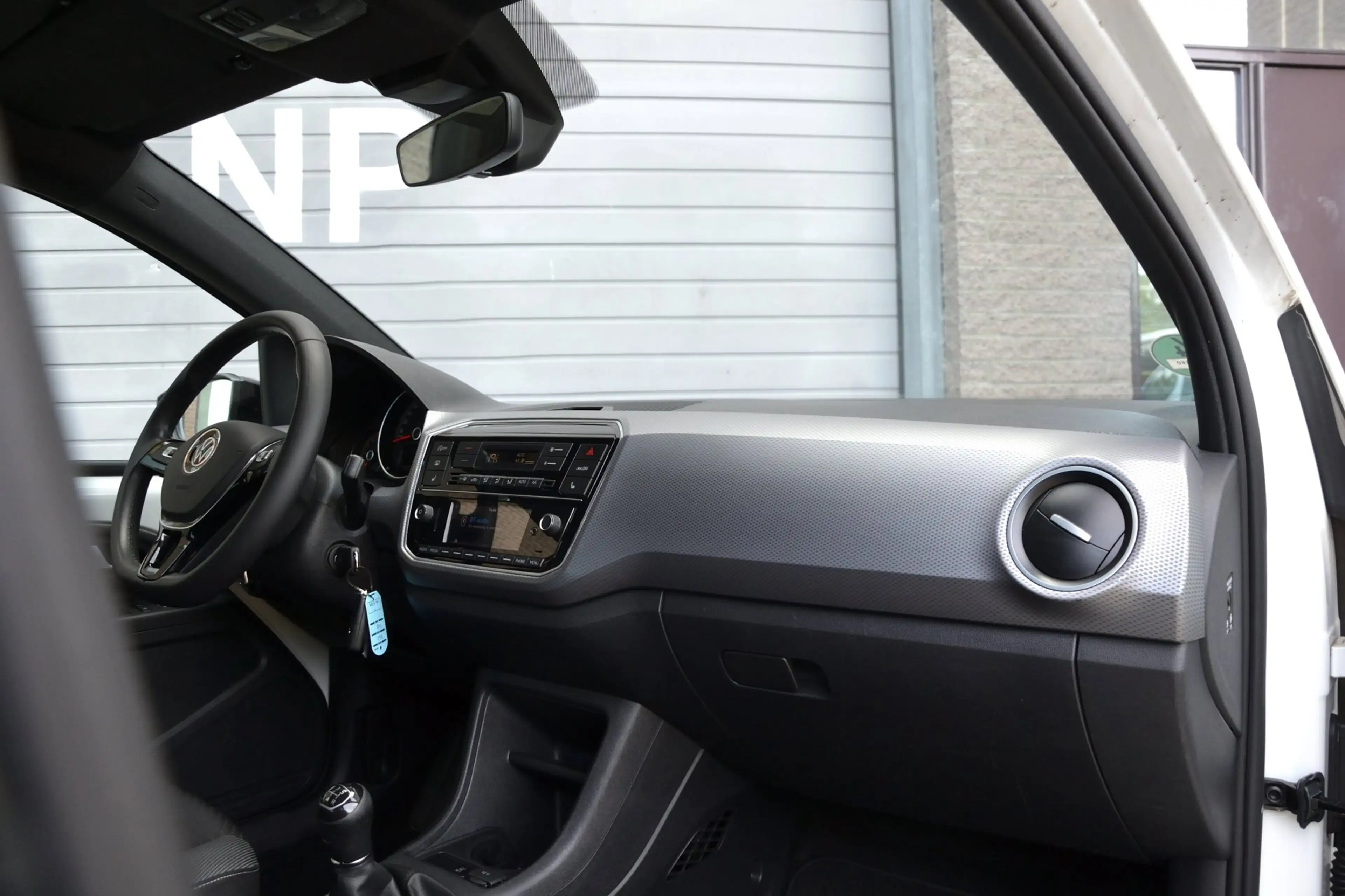 Volkswagen up! 1.0 Move Up! Active | Cruise Control | Stoelverwar — photo 11
