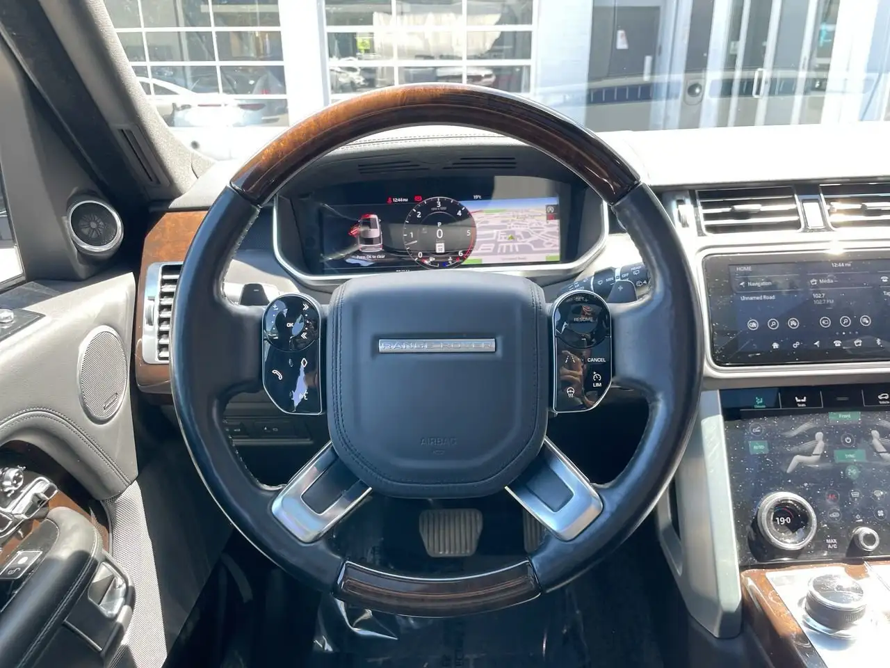 Land Rover Range Rover снимка Land Rover Range Rover