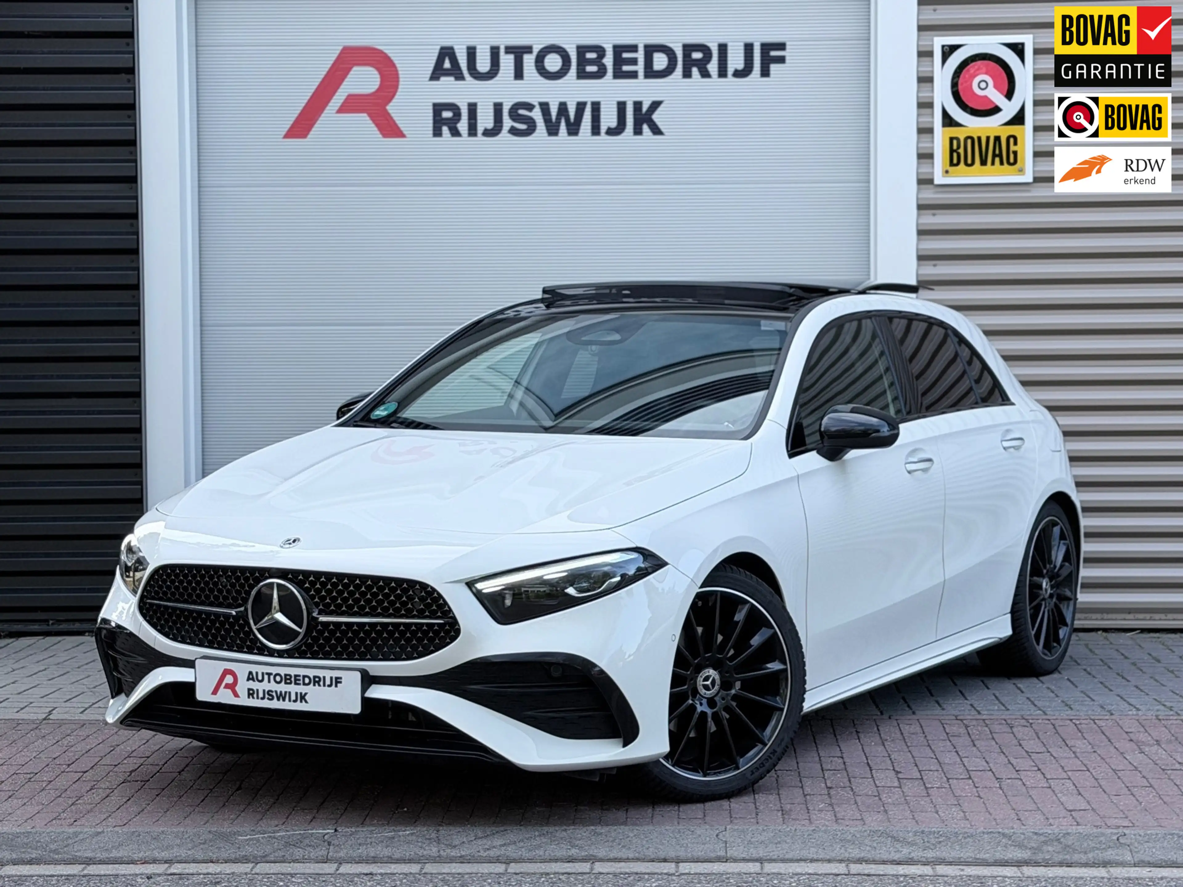 Mercedes-Benz A 180 AMG Night Edition Pano/Camera/Sfeer