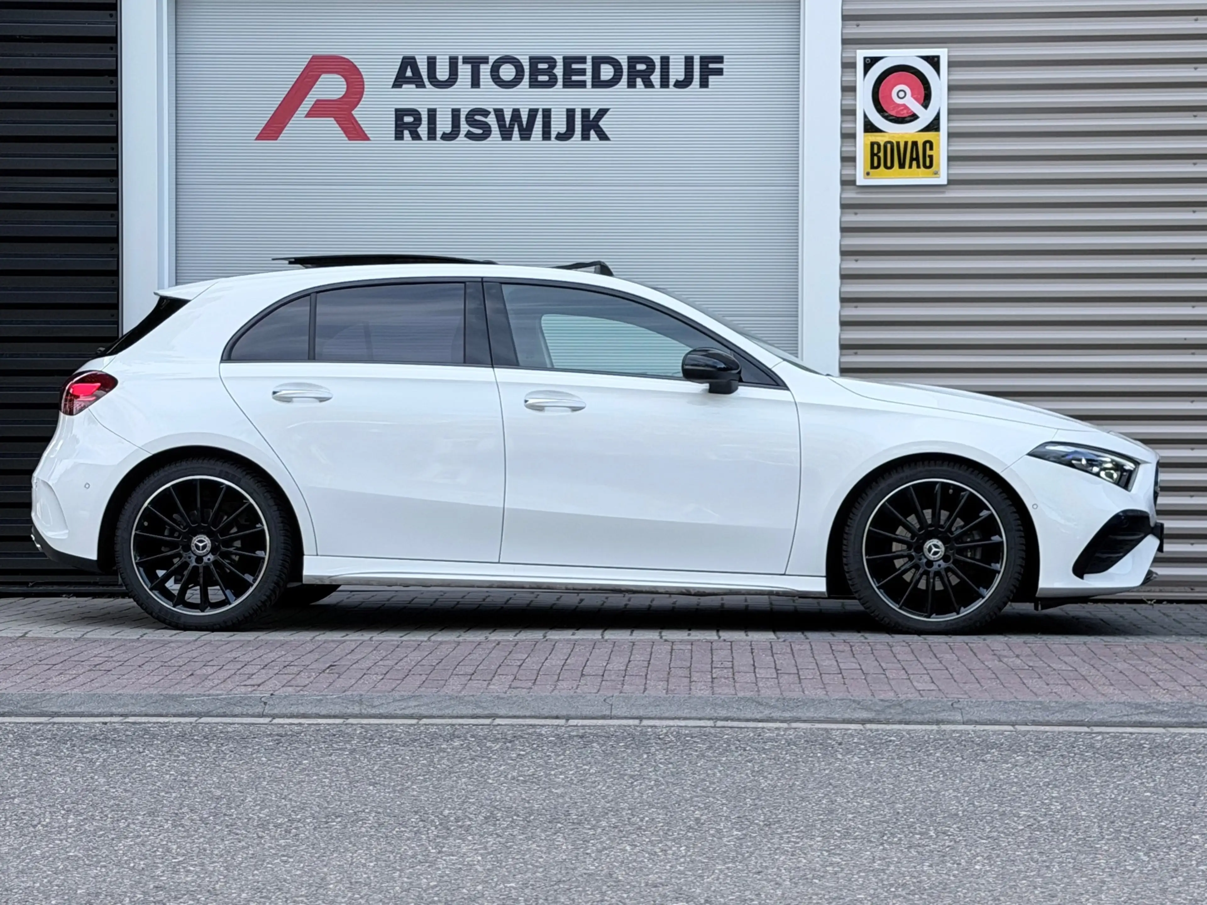 Mercedes-Benz A 180 AMG Night Edition Pano/Camera/Sfeer — photo 5