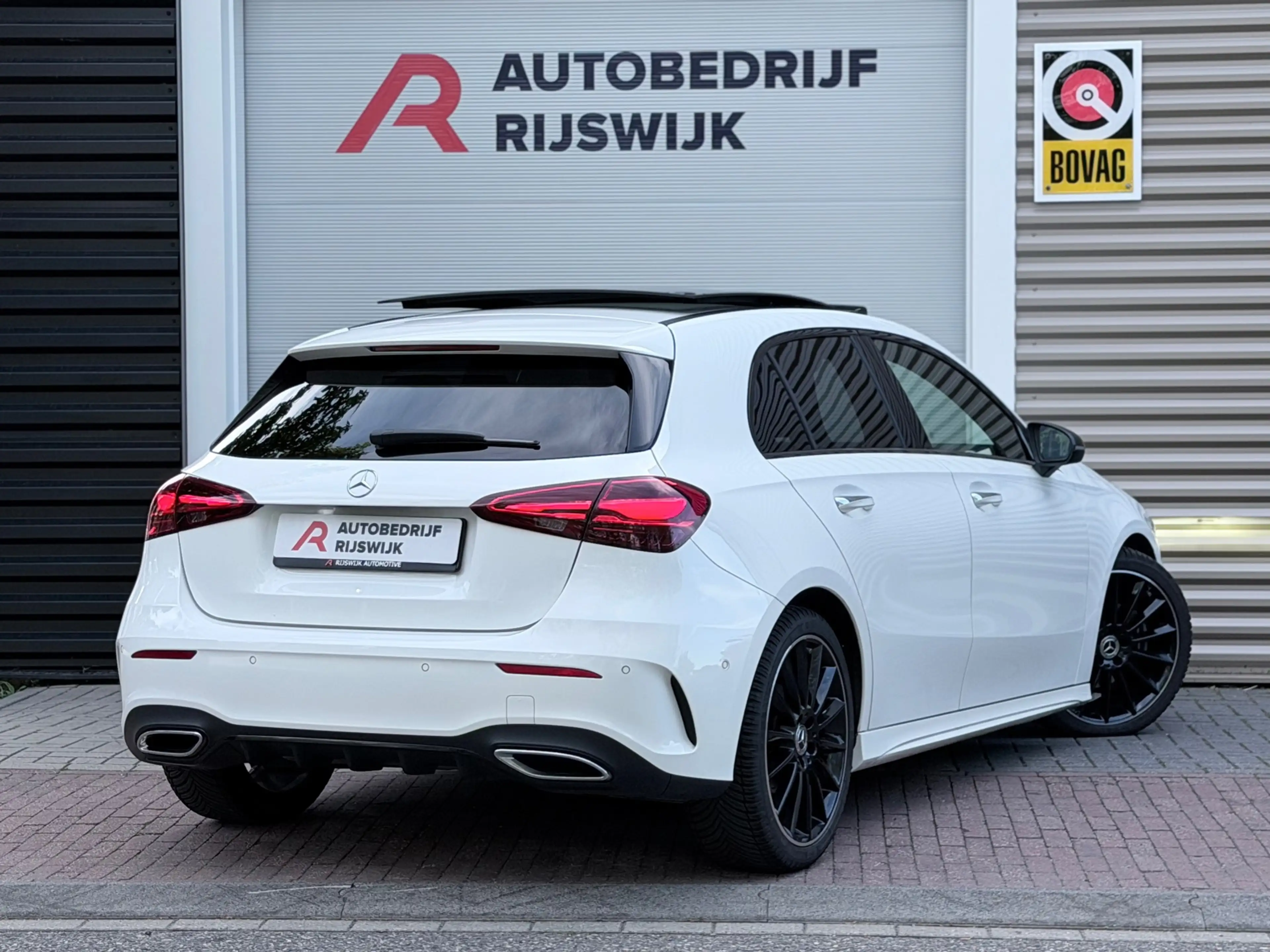 Mercedes-Benz A 180 AMG Night Edition Pano/Camera/Sfeer — photo 4