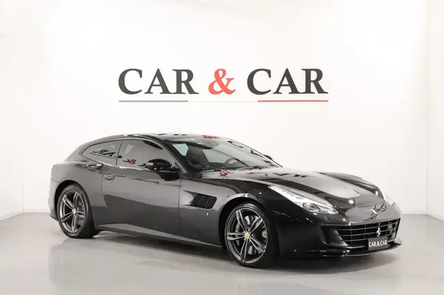 Ferrari GTC4 Lusso V12 6.2 dct