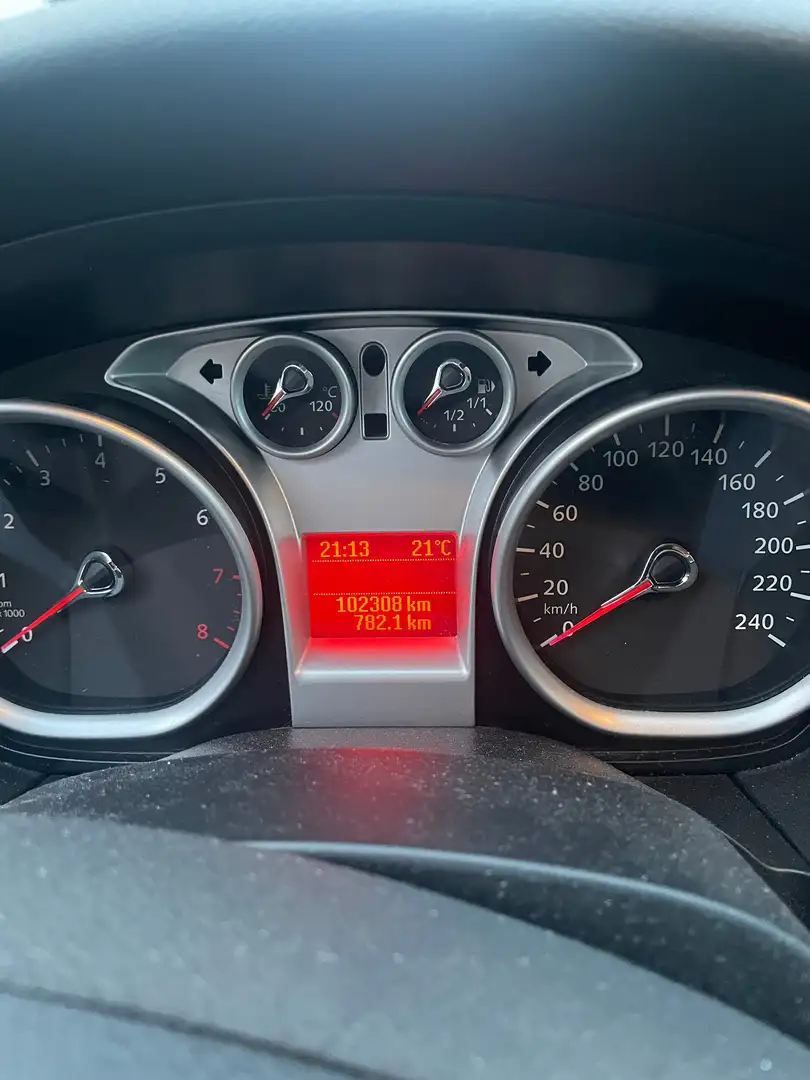 Ford Focus Focus Turnier 1.6 16V Style+ Grau - 2