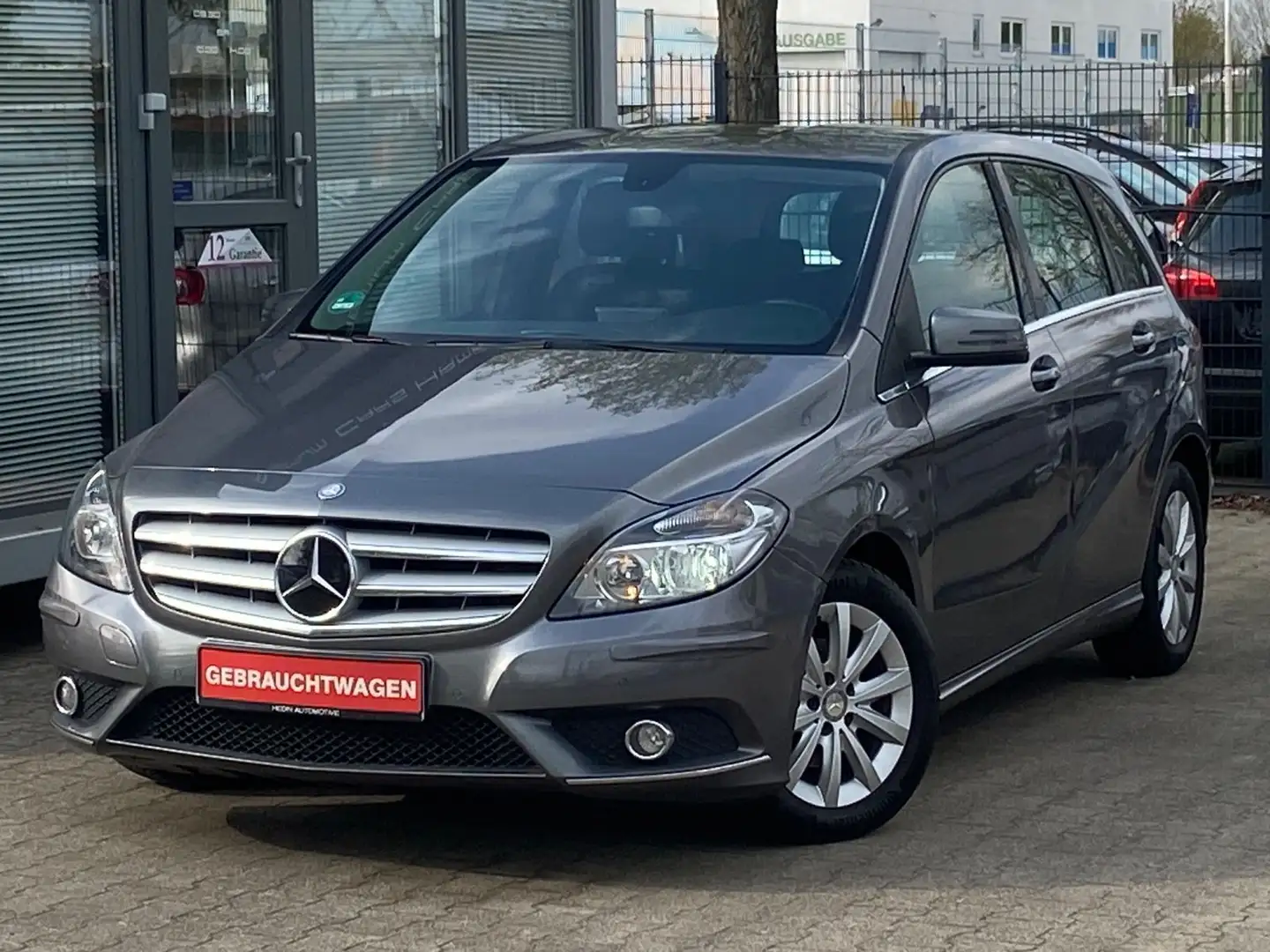 Mercedes-Benz B 180 BlueEFFICIENCY Edition *Ambiente *Garantie Grau - 2