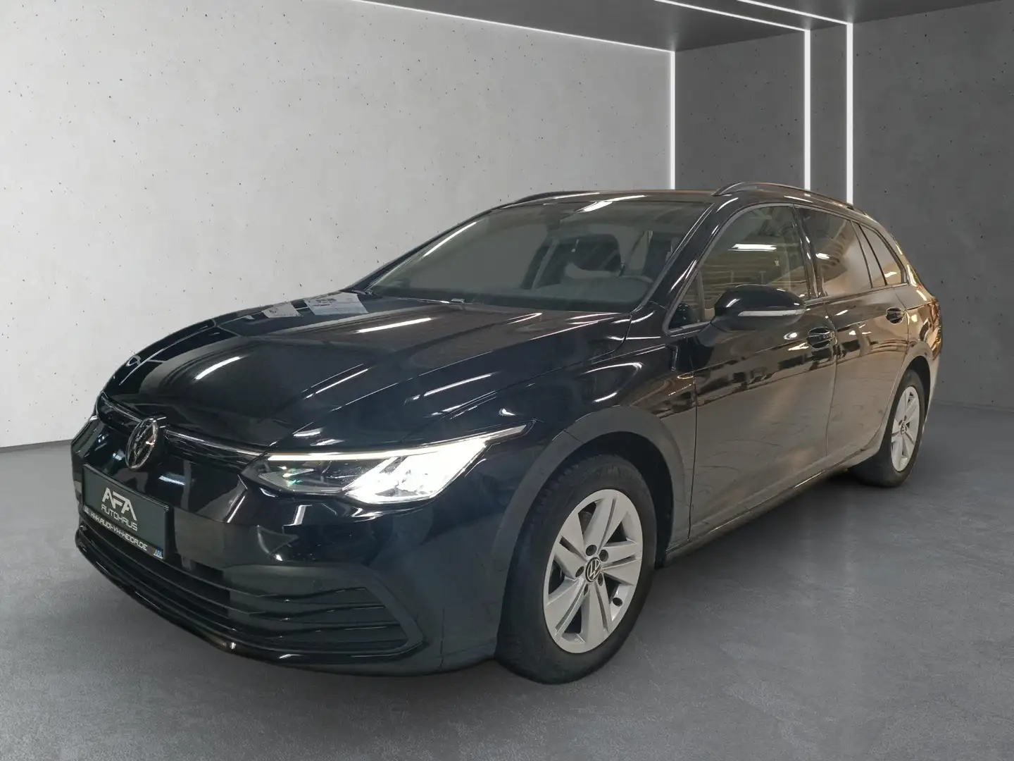 Volkswagen Golf Variant Golf VIII Variant 1.0 eTSI LIFE DSG LED*Navi*ACC*L Schwarz - 2