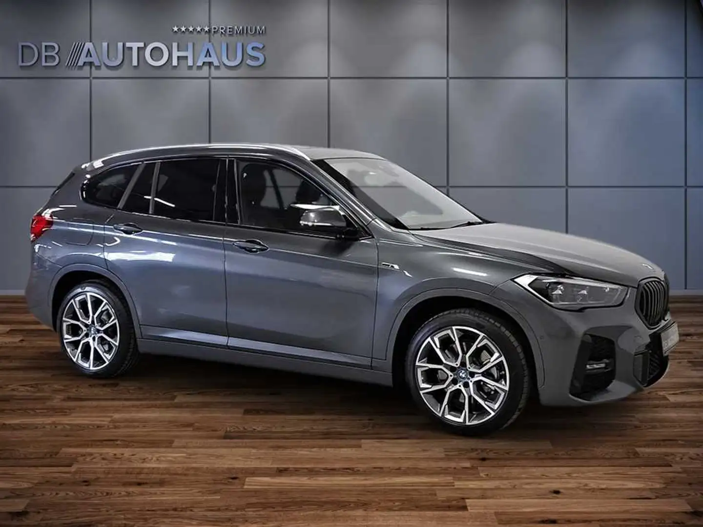 BMW X1 xDrive 25e M Sport Steptronic Grau - 2