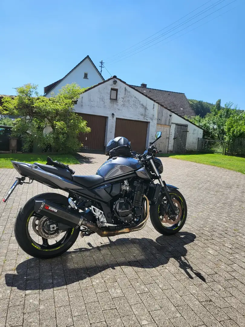 Suzuki Bandit 1250 siva - 1