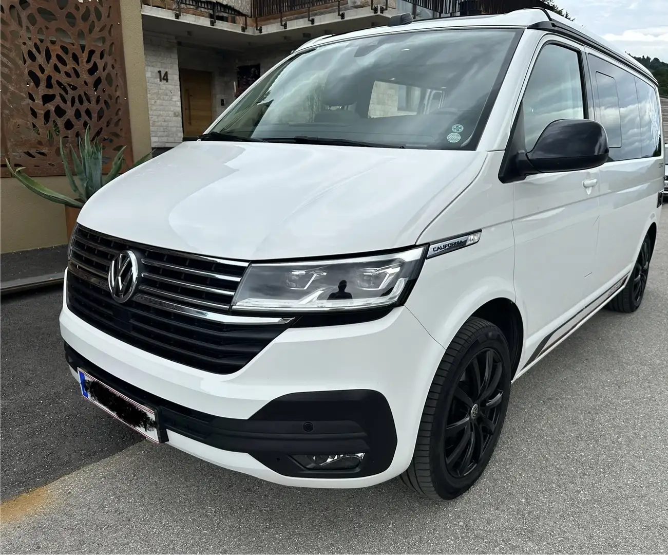 Volkswagen T6.1 California Coast Weiß - 2