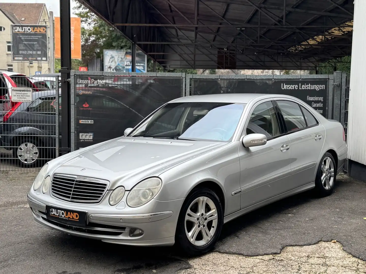 Mercedes-Benz E 320 E -Klasse Lim*LPG*NAVI*KLIMA*XENON*TEMPO* Silber - 2