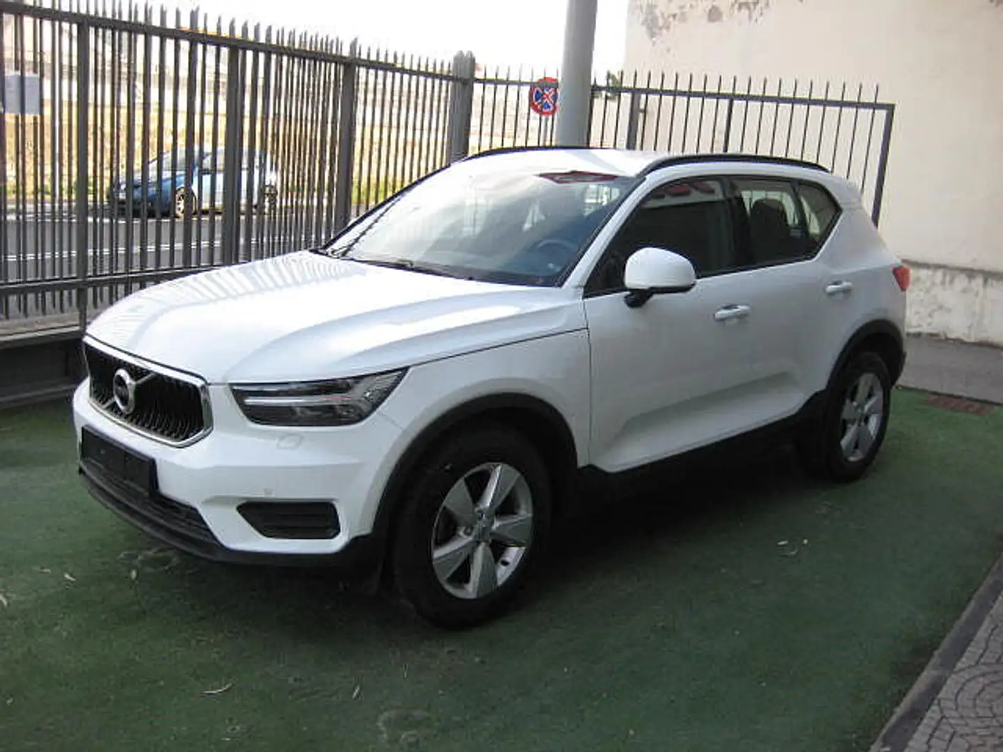 Volvo XC40 T3 Kinetic manuell växellåda Weiß - 2