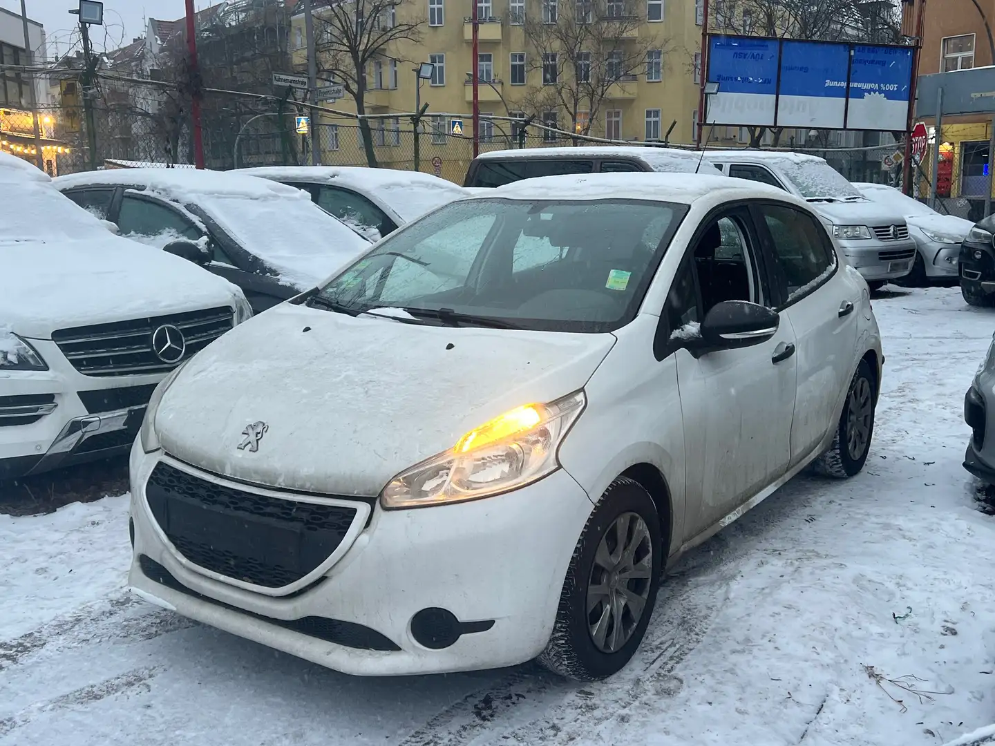 Peugeot 208 Access 5-TÜRER *KLIMA+1.HAND+EURO5* 2013 Weiß - 1