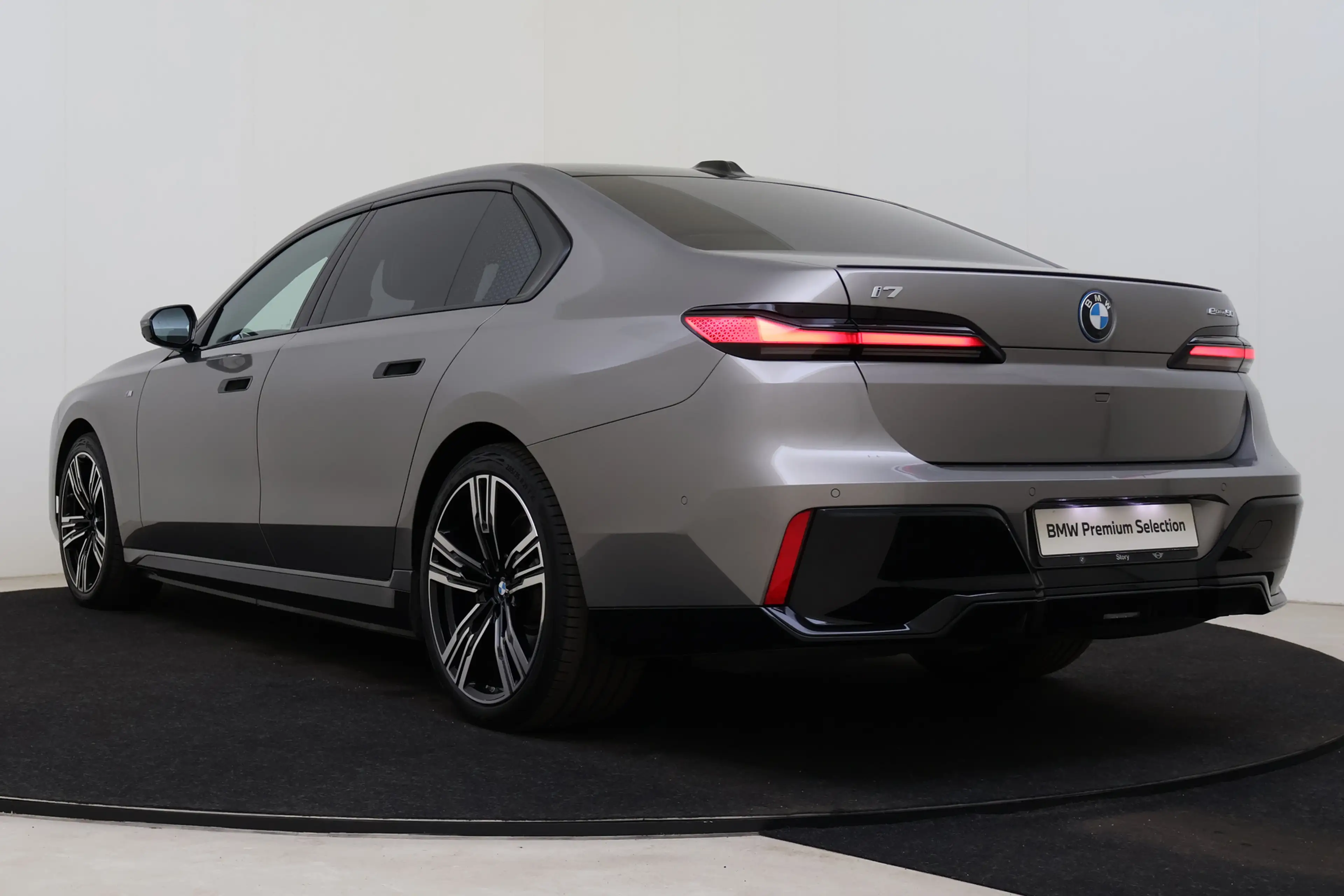 BMW i7 eDrive50 High Executive M Sport / Panoramadak / St — photo 15