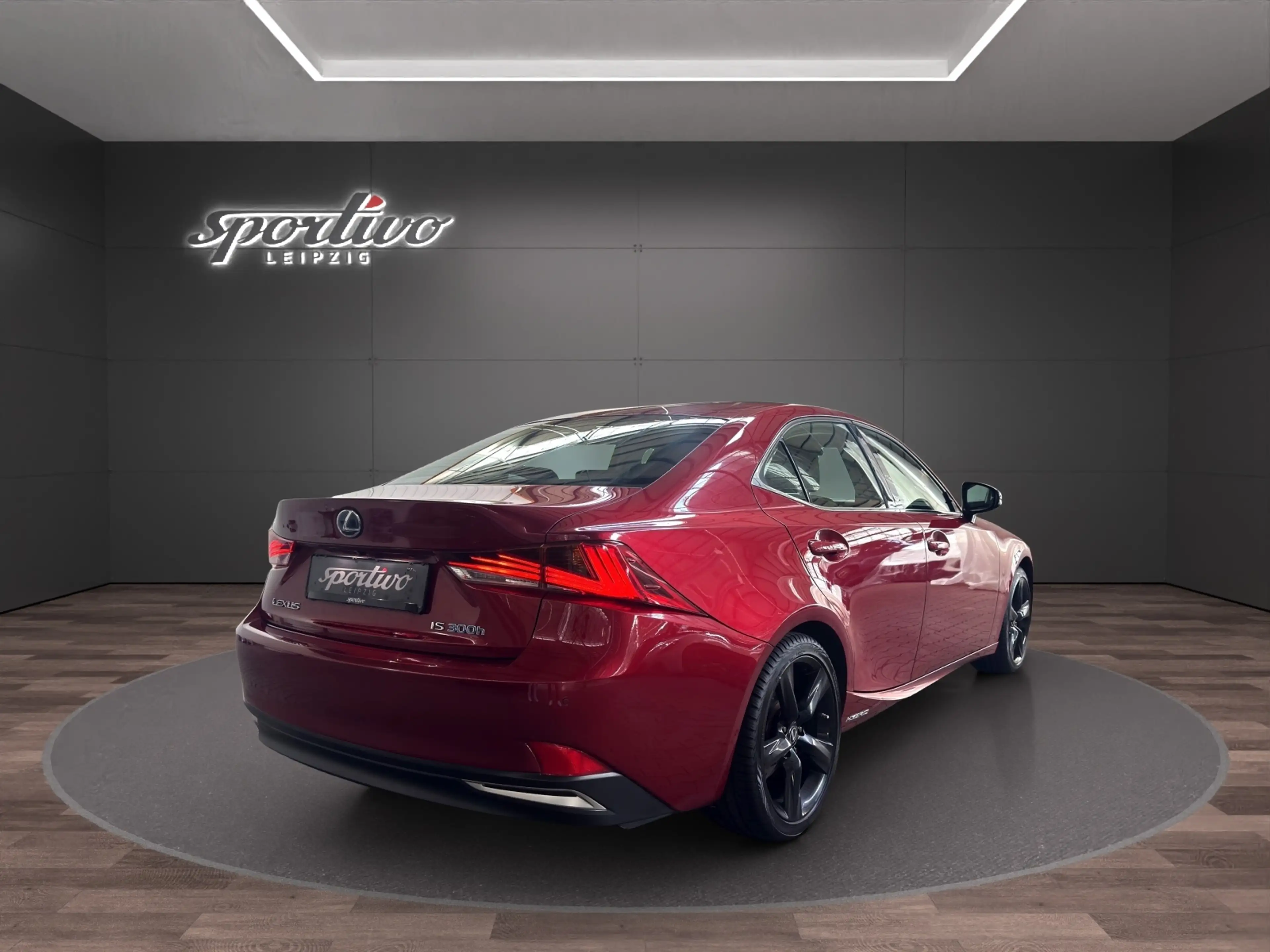 Lexus IS 300 300h — photo 6