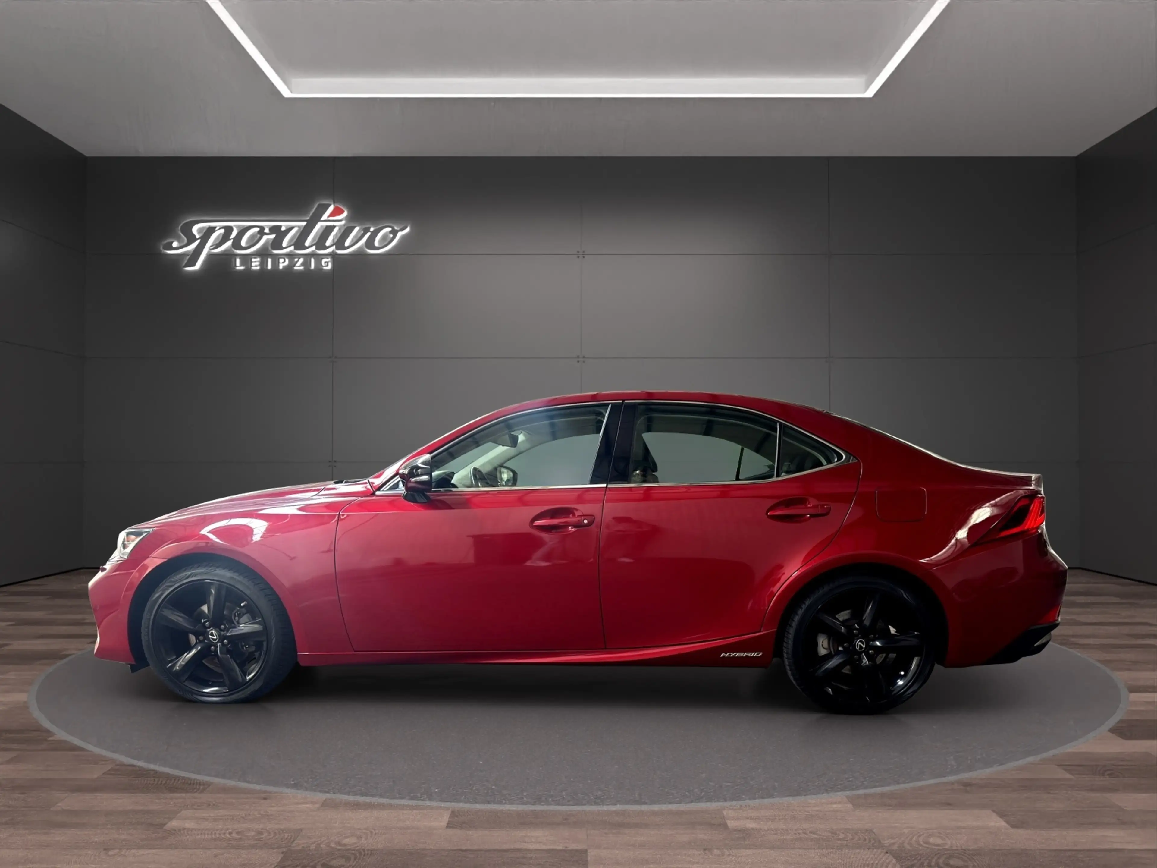 Lexus IS 300 300h — photo 3