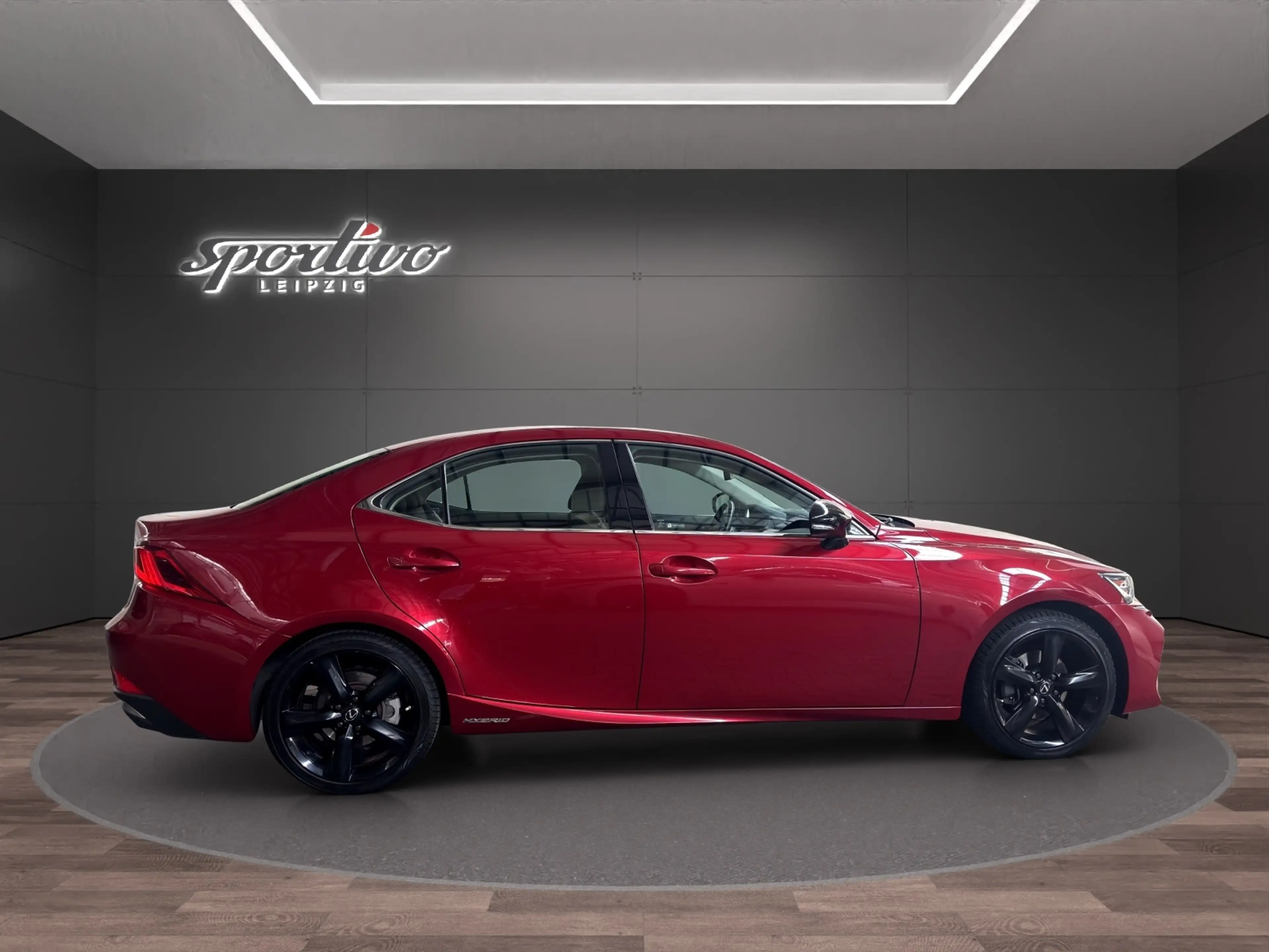 Lexus IS 300 300h — photo 7