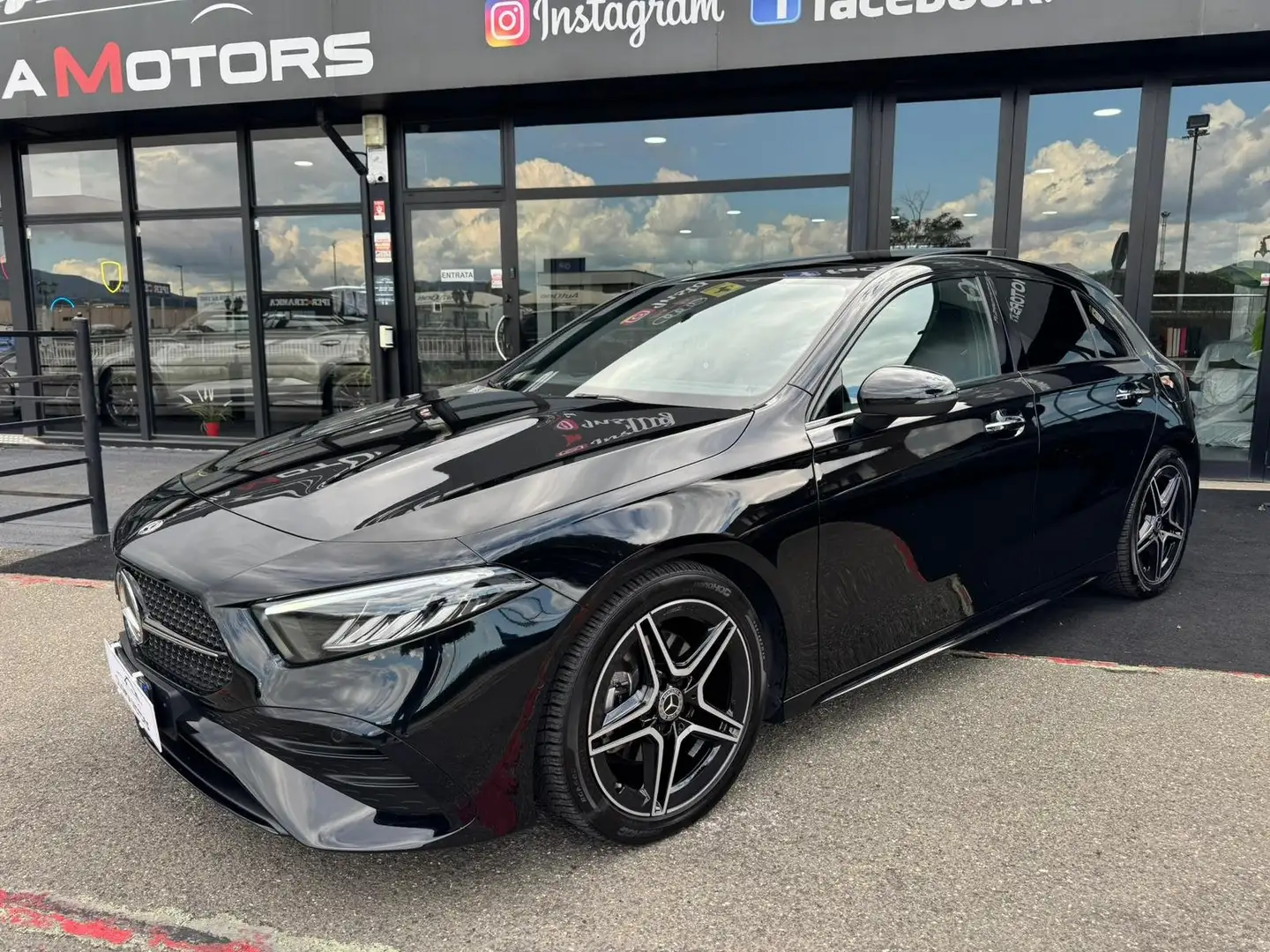 Mercedes-Benz A 180 AMG PREMIUM WIDESCREEN 18 NAVI LED TETTO 64 COLORI Nero - 2