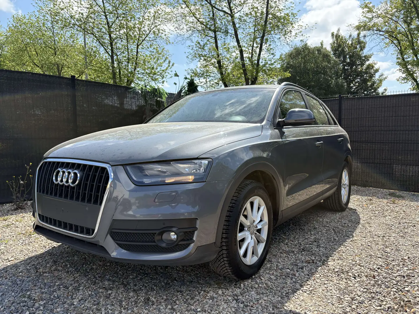 Audi Q3 2.0 TDi  1e PROP - CUIR - NAVI - Euro 5 Grijs - 2