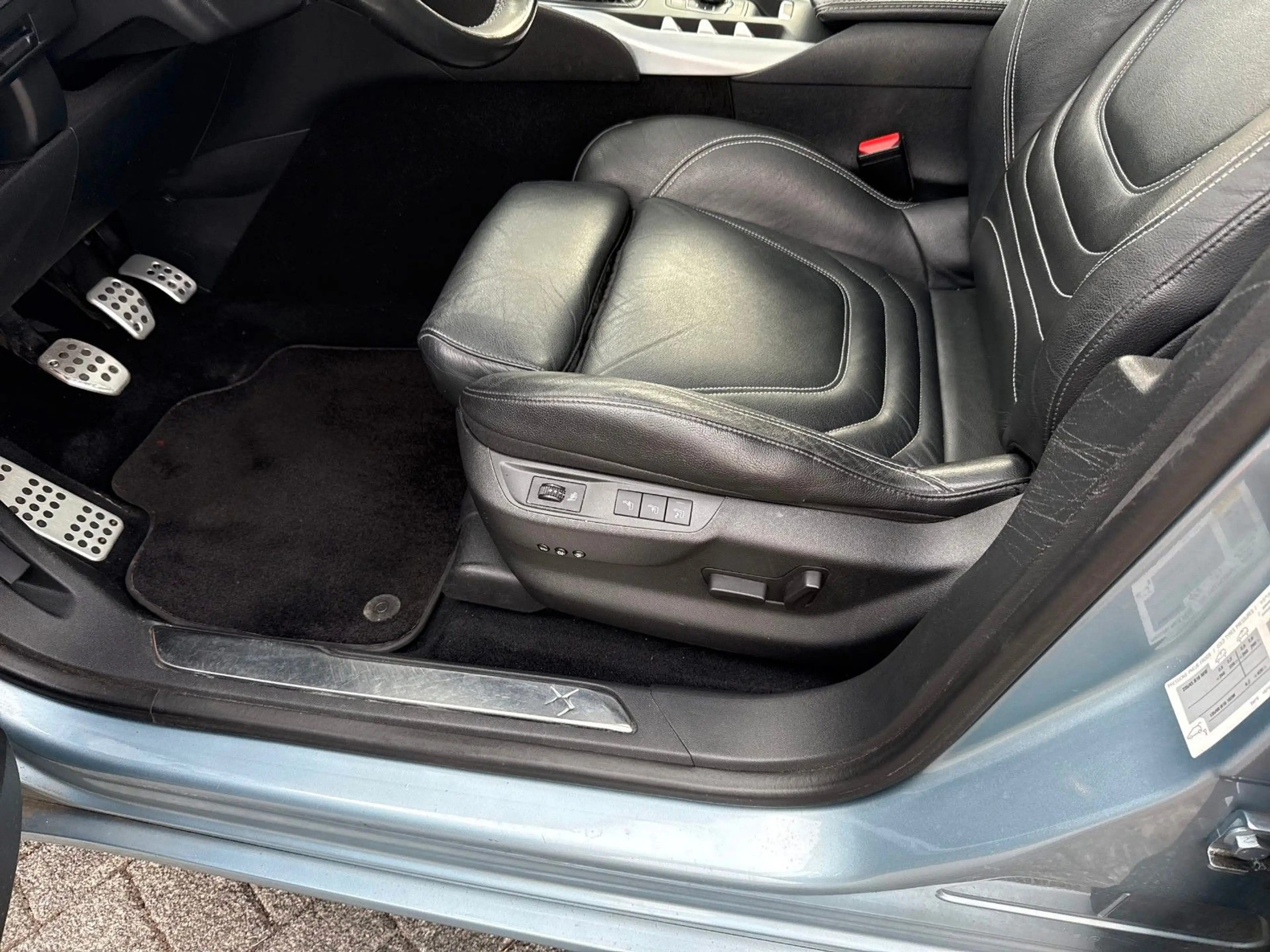 Citroen DS5 HD 165 SPORTCHIC — photo 6