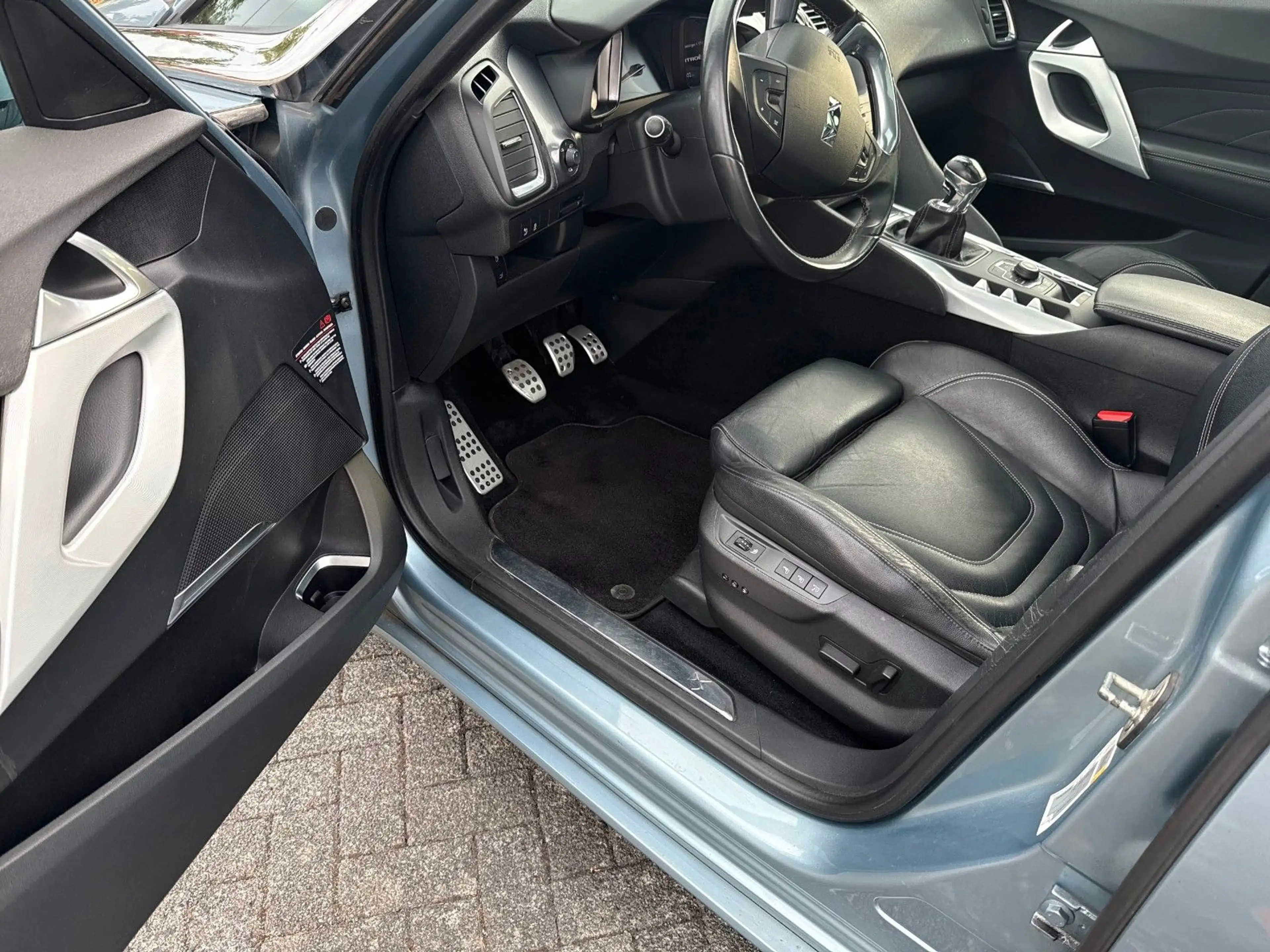 Citroen DS5 HD 165 SPORTCHIC — photo 5