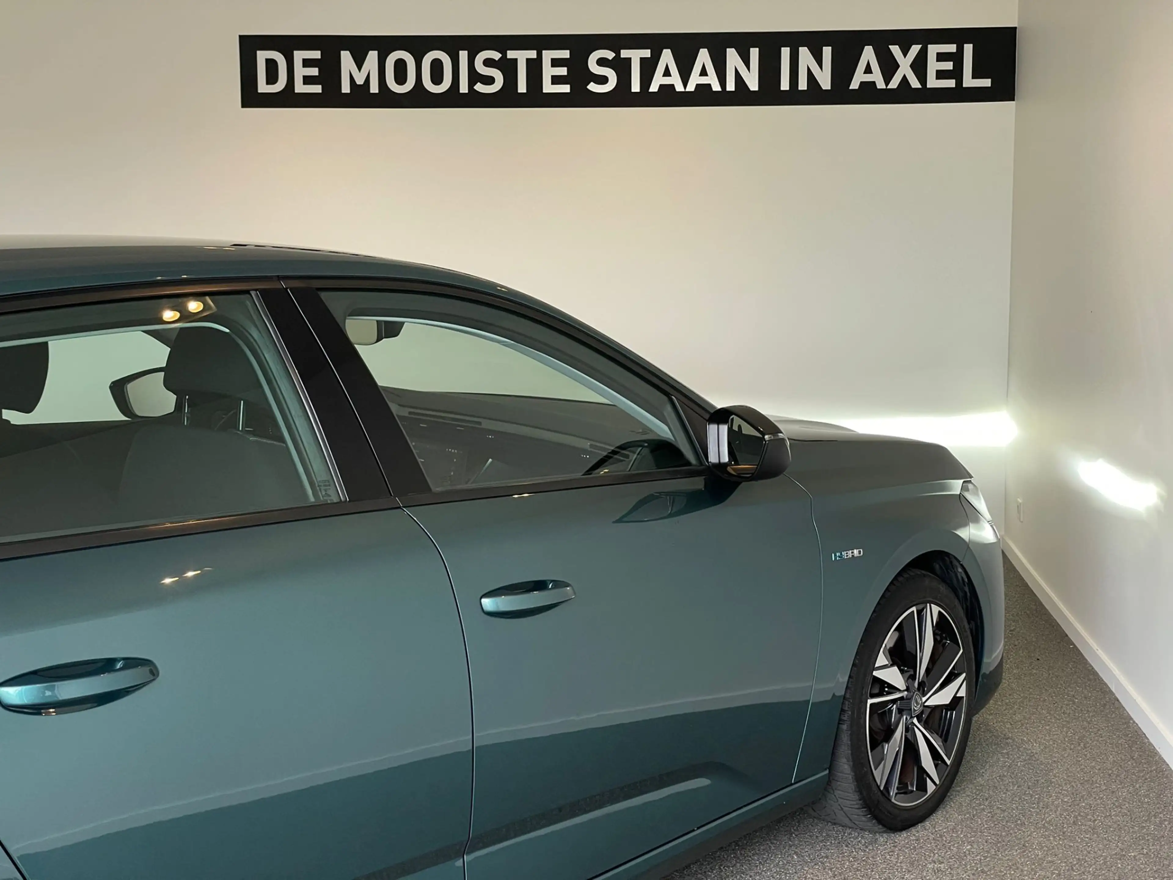 Peugeot 308 SW 1.6 Plug-in Hybrid 180 Active Pack Business — photo 14