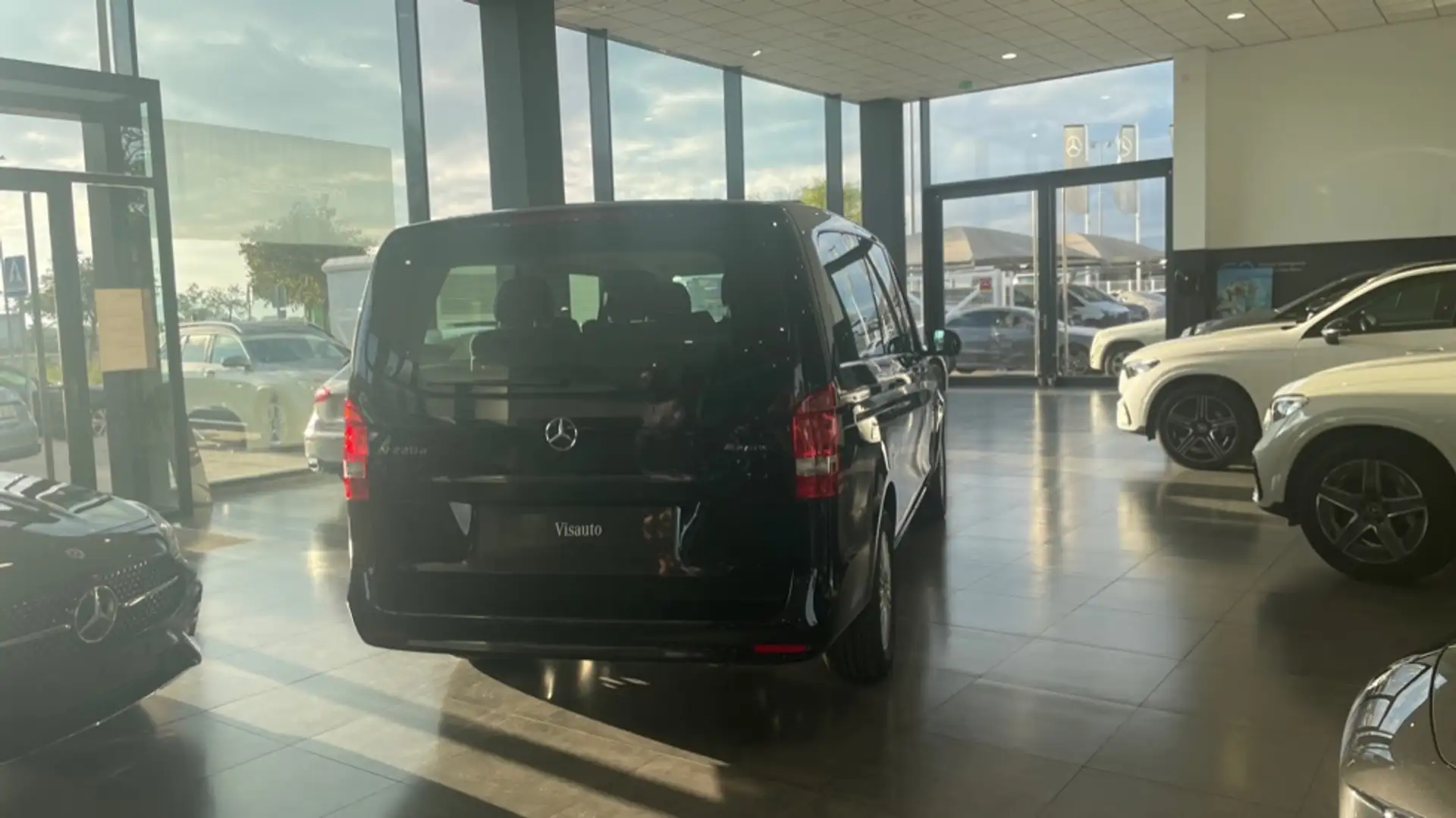 Mercedes-Benz V Nuevo 220 d STYLE Largo - 2