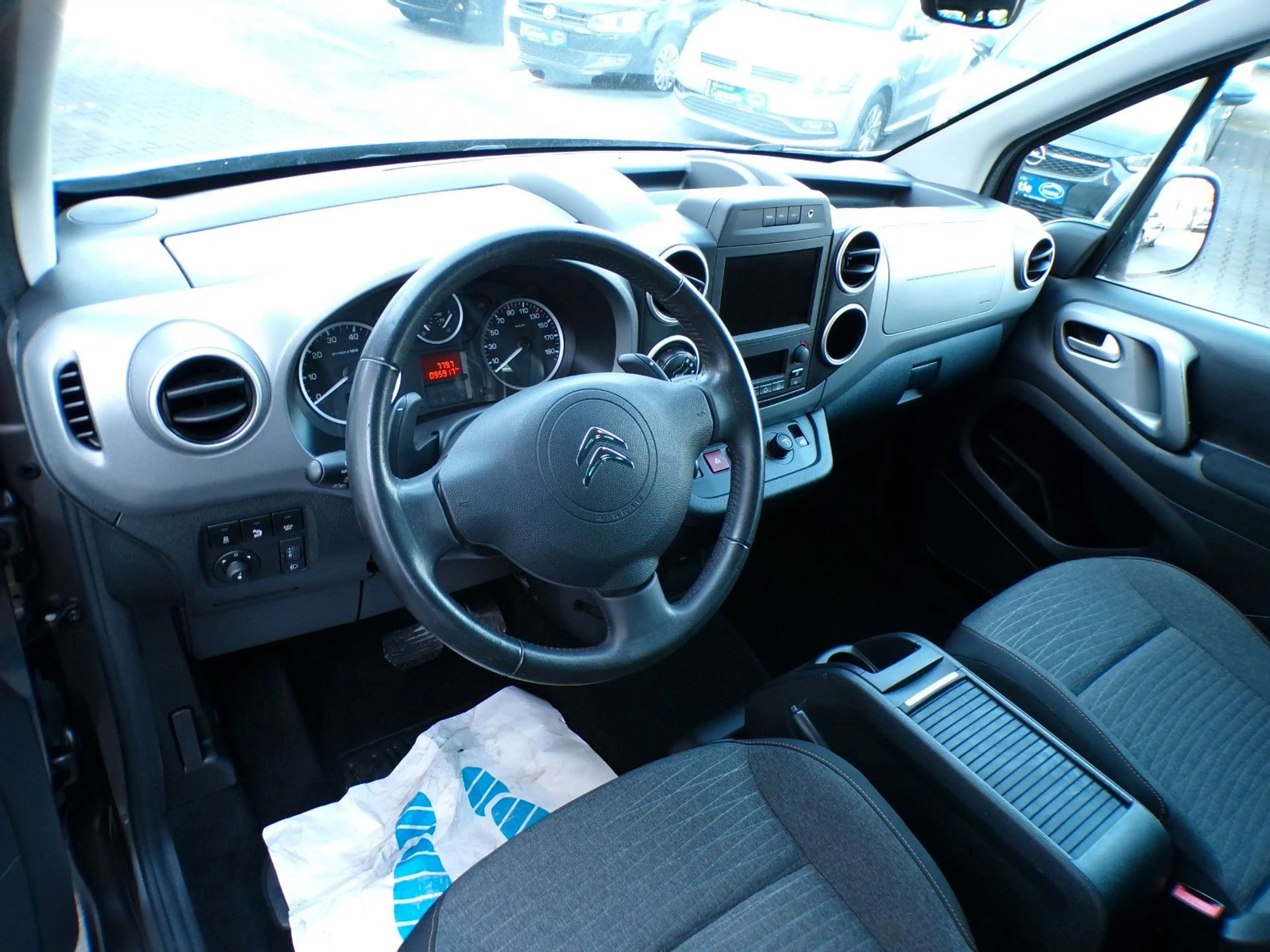 Citroen Berlingo BlueHDi 100 S&S ETG6 Multispace AUT. — photo 10