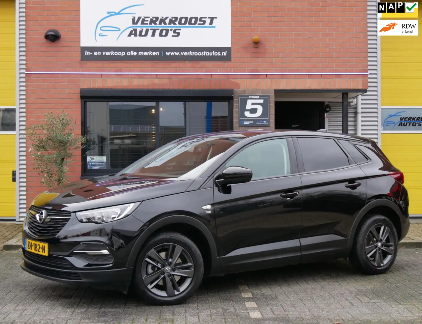 Opel Grandland X 1.2 Turbo Online Edition. camera. CarPlay. zeer mo Schwarz - 1