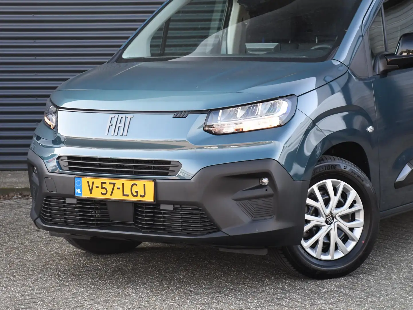 Fiat E-Doblo L1H1 50 kWH 136pk Automaat STANDKACHEL | ADAPT. CR Albastru - 2