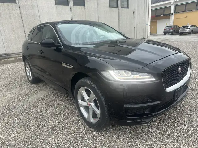 Jaguar F-Pace F-Pace 2015 2.0d i4 Prestige awd 180cv auto my19