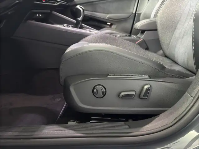 Volkswagen Golf view 12