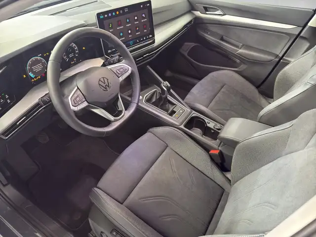 Volkswagen Golf view 6