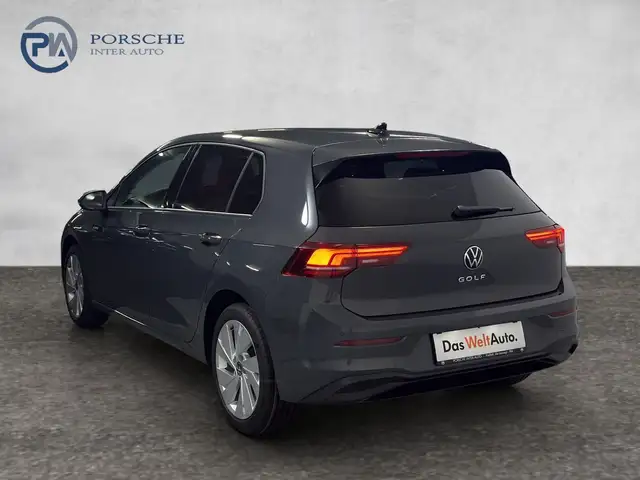 Volkswagen Golf view 4