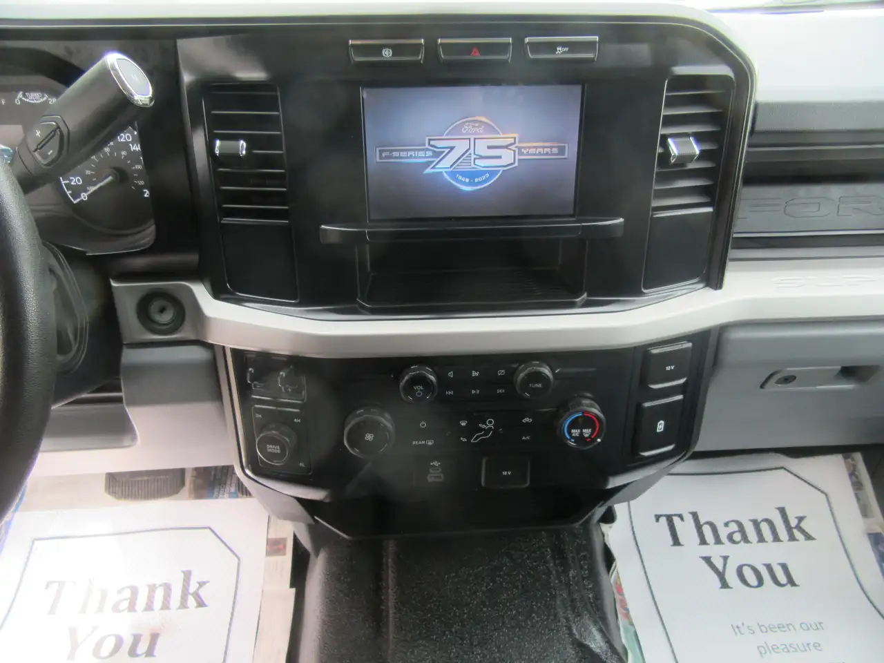 Ford F-550 Super Duty снимка Ford F-550 Super Duty