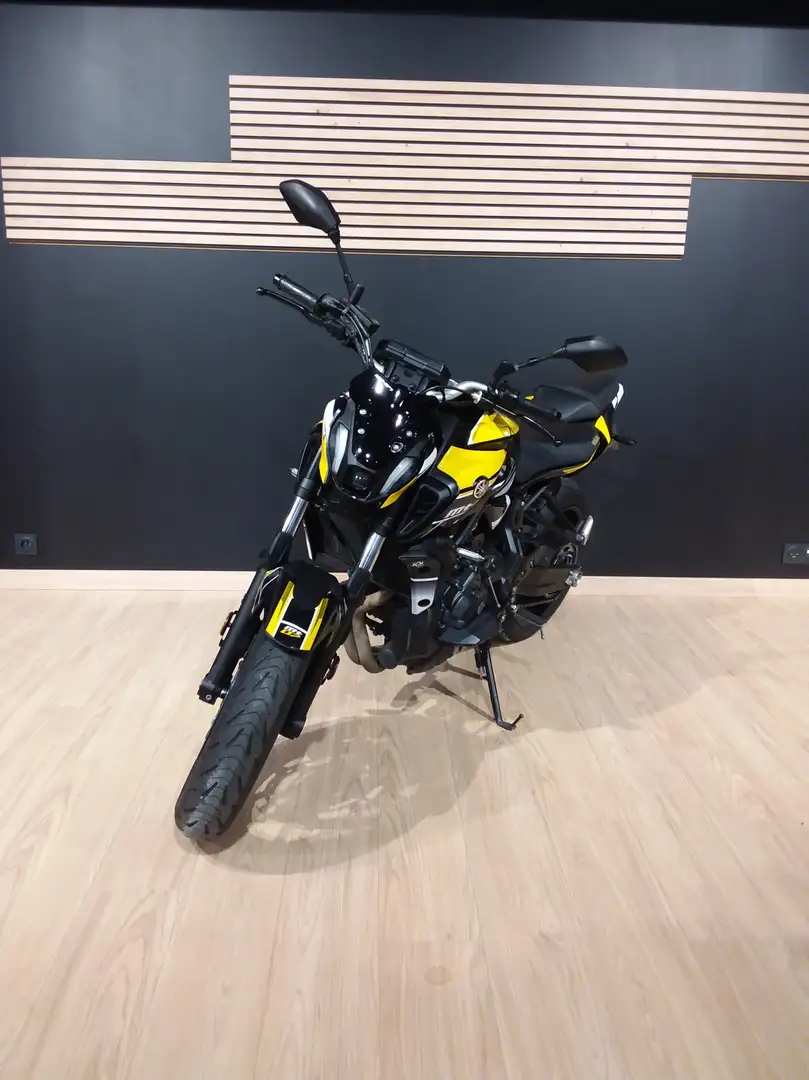 Yamaha MT-07 Amarillo - 2
