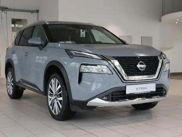 Nissan X-Trail view 6