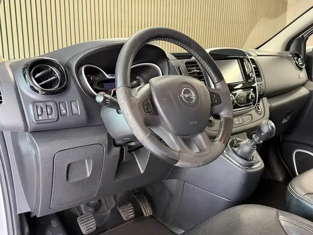Opel Vivaro view 12