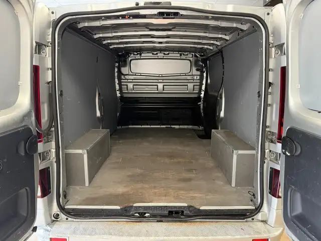 Opel Vivaro view 8