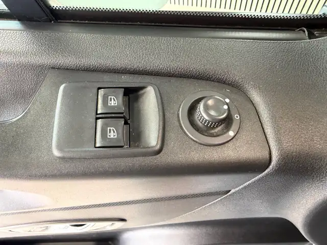 Opel Vivaro view 15