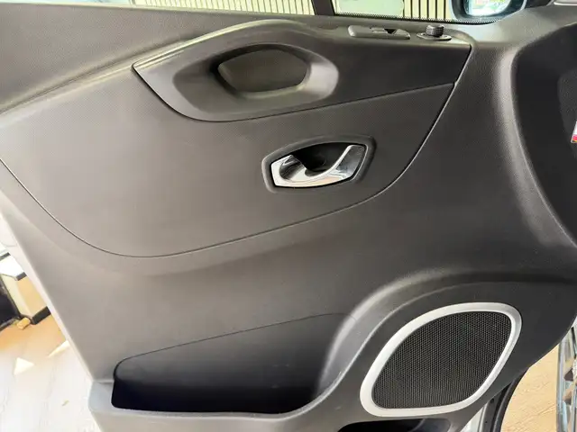 Opel Vivaro view 14