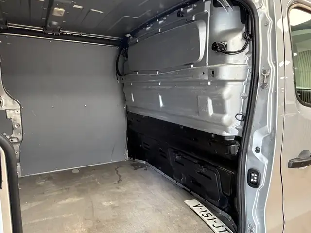 Opel Vivaro view 6