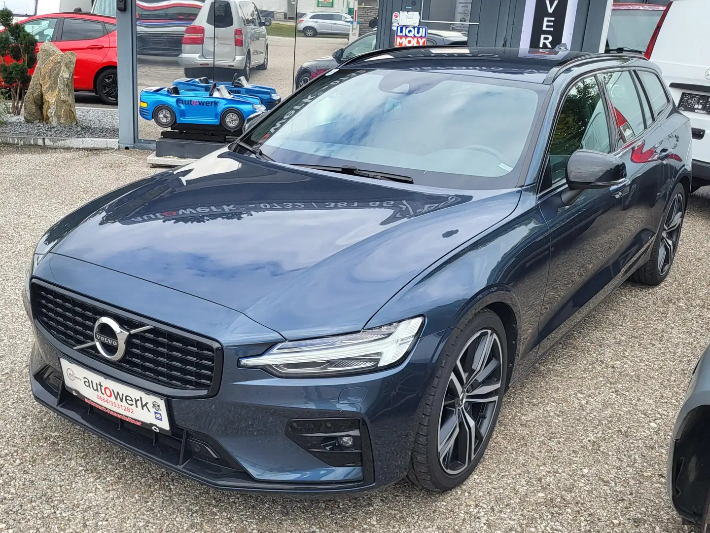 Volvo V60 V60 B3 (P) R Design Geartronic R Design Blau - 1