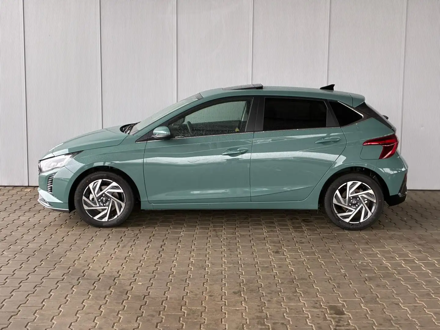 Hyundai i20 i20 1.0 Premium 7DCT 48V / Schiebedach / LED / BOS Groen - 2