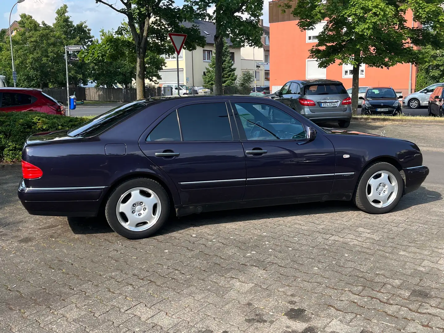 Mercedes-Benz E 320 E-Klasse Avantgarde Schwarz - 1
