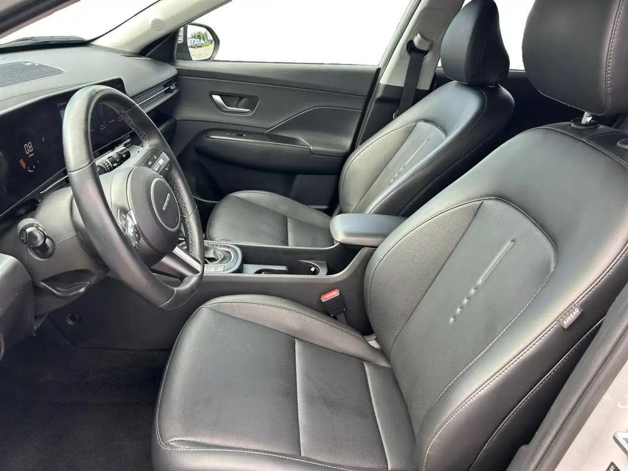 Hyundai KONA снимка Hyundai KONA