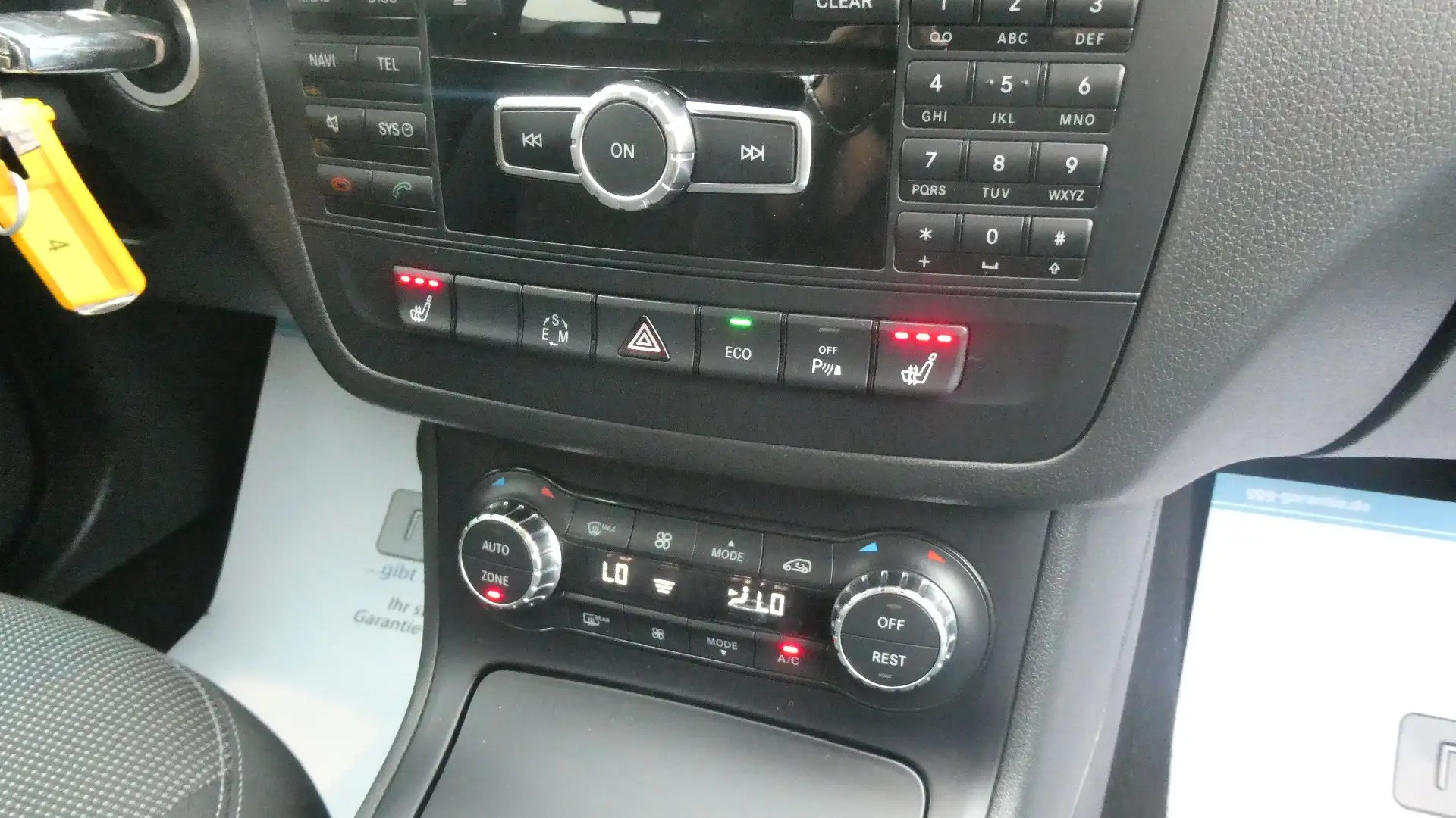 Mercedes-Benz B 200 B 200 7G-DCT SPORT PAKET 1.Hand TÜV 11/2027 Noir - 2